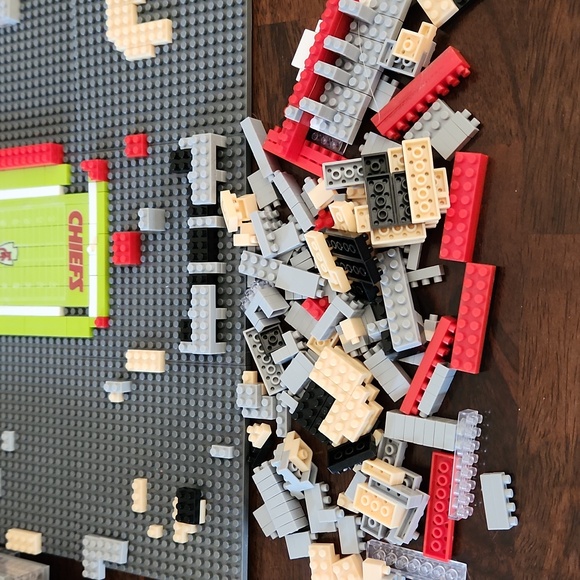 BRXLZ Kansas City Chiefs stadium building pieces - Picture 3 of 9